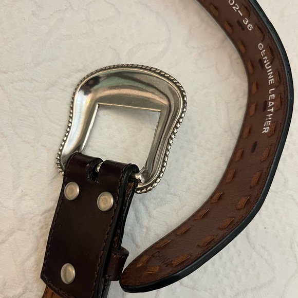 Nocona tooled brown leather belt contrast seam EUC - Picture 8 of 11